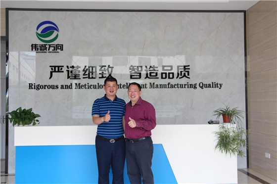 央視財經(jīng)評論員單仁博士蒞臨偉誠萬(wàn)向，深度調研十字軸式萬(wàn)向聯(lián)軸器生產(chǎn)企業(yè)