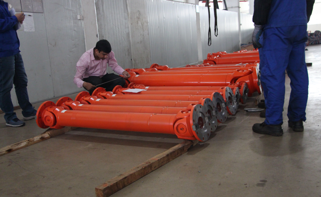 偉誠萬(wàn)向軋鋼萬(wàn)向軸 偉誠萬(wàn)向軋鋼萬(wàn)向軸